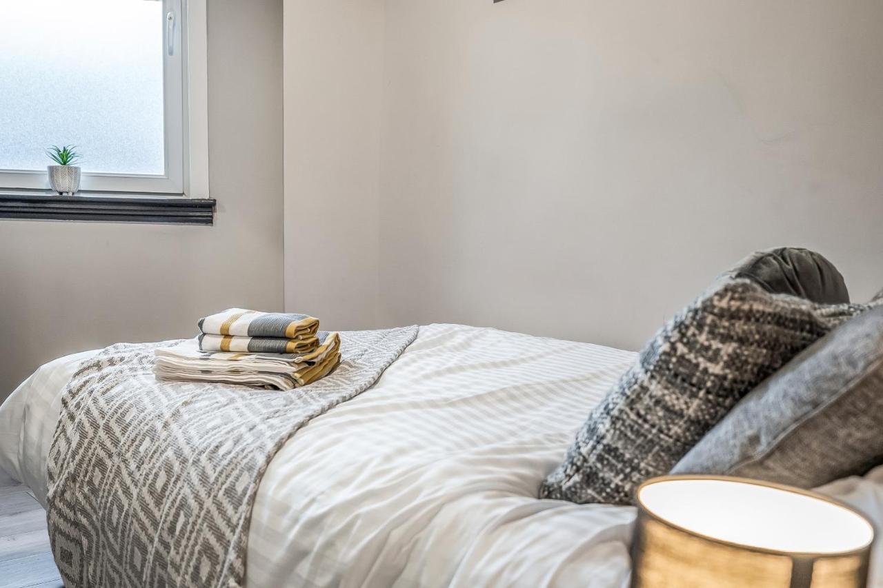 Private Ground Floor Main Door Entrance - Spacious 2 Bedroom Property - The Shore, Leith Edinburgh Exterior photo