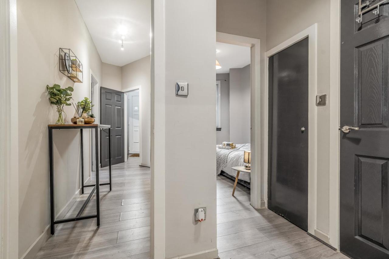 Private Ground Floor Main Door Entrance - Spacious 2 Bedroom Property - The Shore, Leith Edinburgh Exterior photo